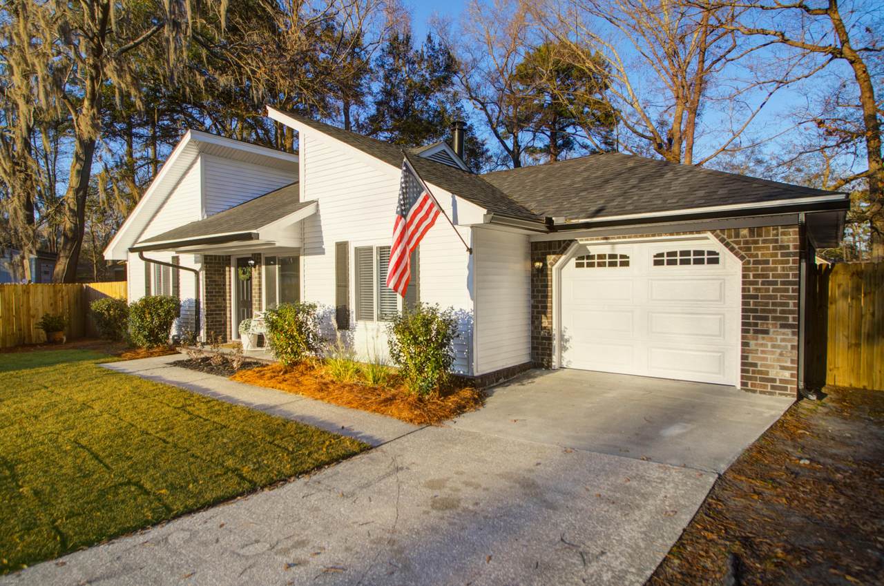 106 Teddy Court - Photo 1