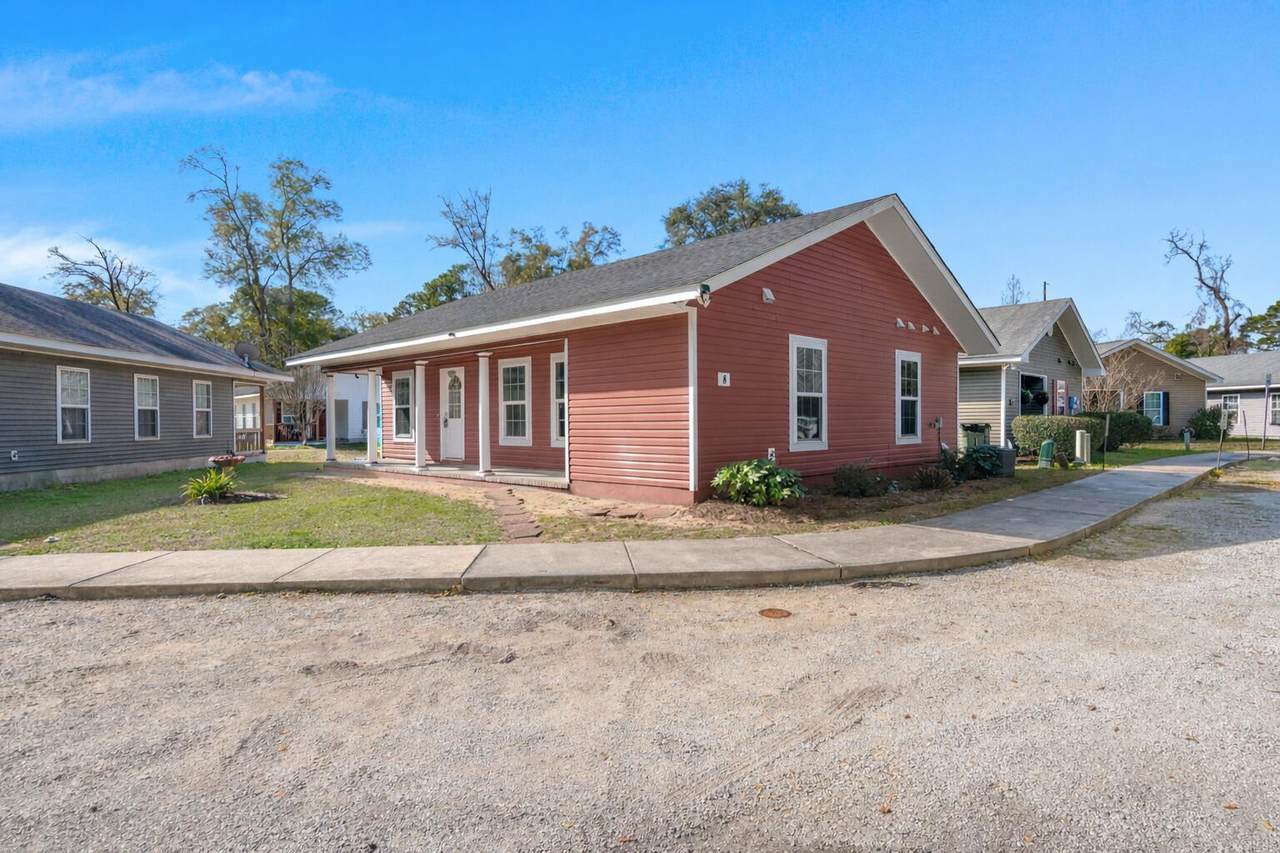 8 Laurel Leaf Lane - Photo 1