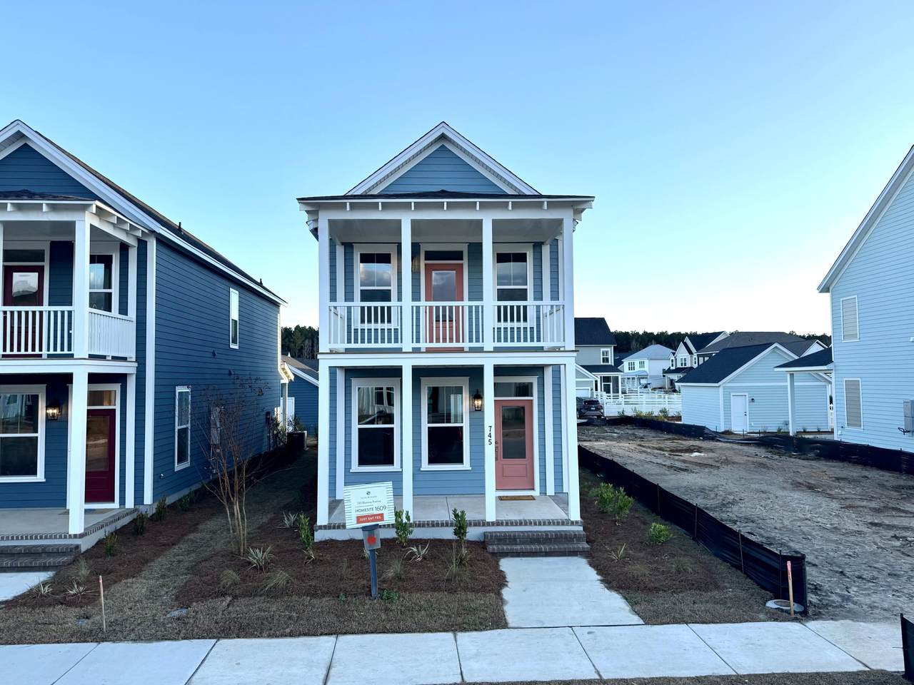 745 Blueway Avenue - Photo 1