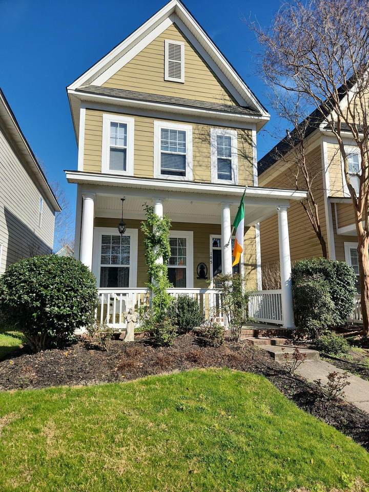 105 Barberry Street - Photo 1