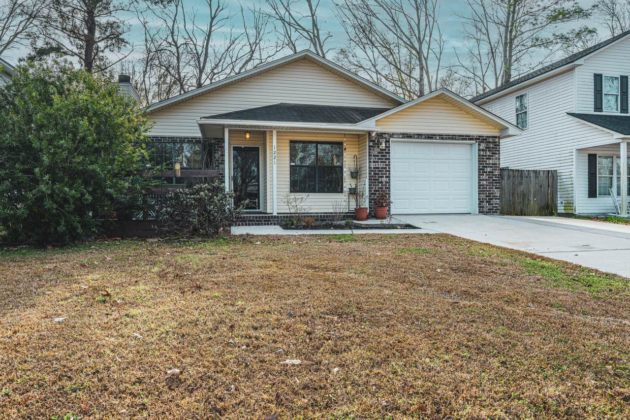 1221 Jeanna Street - Photo 1