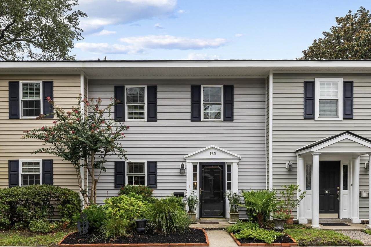 163 Heritage Circle - Photo 1