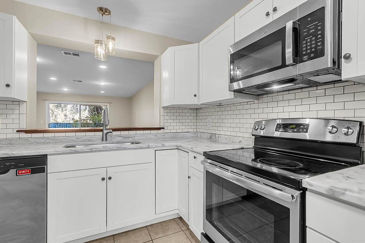 1530 Fort Johnson Road - Photo 1
