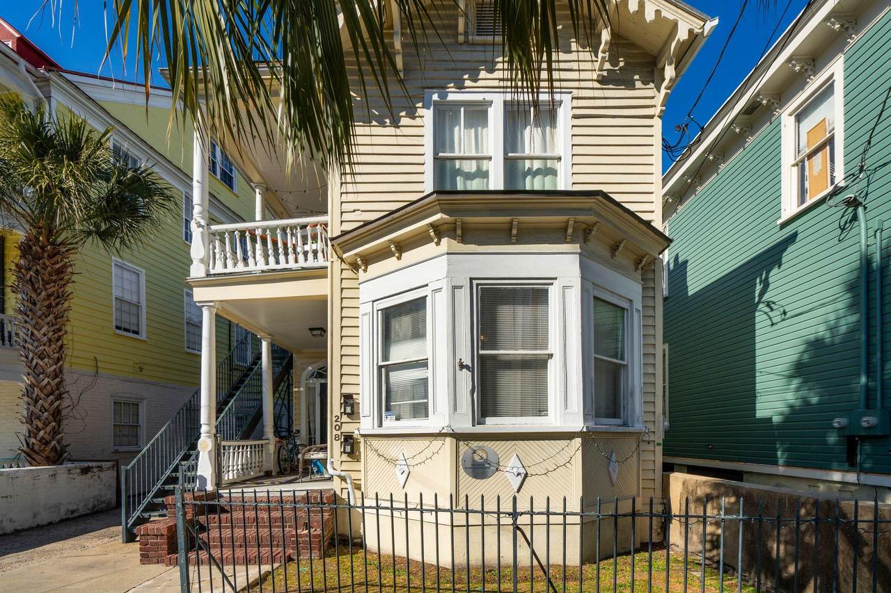 208 Calhoun Street - Photo 1