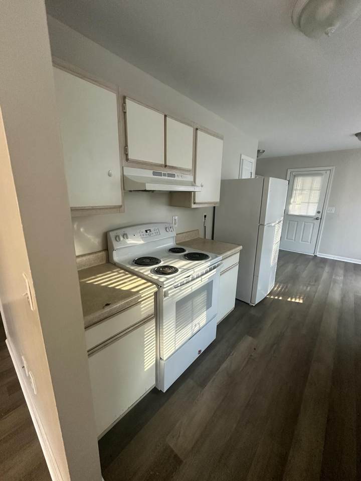 4046 Cedars Parkway - Photo 1