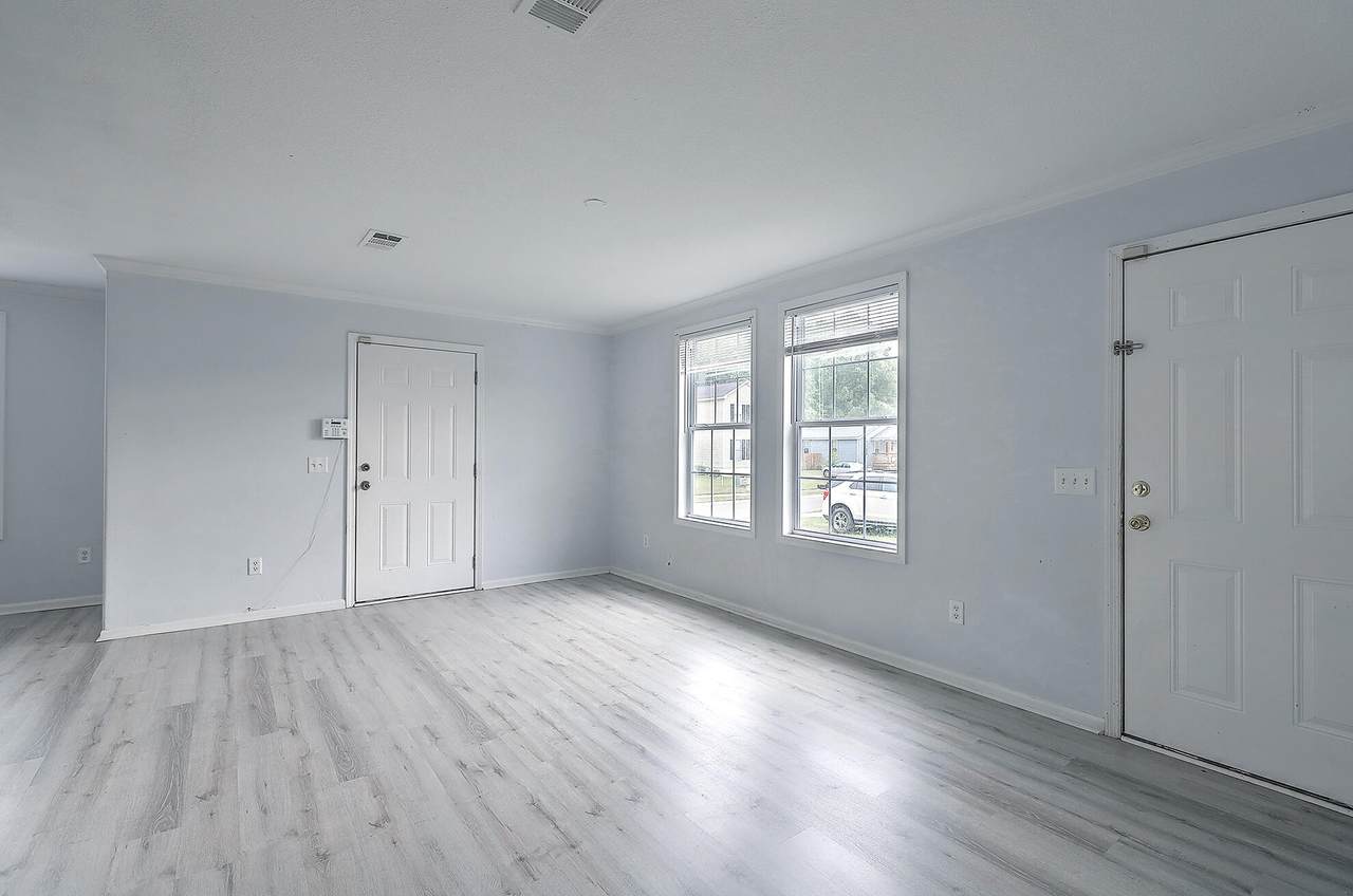 2533 Celestial Court - Photo 1