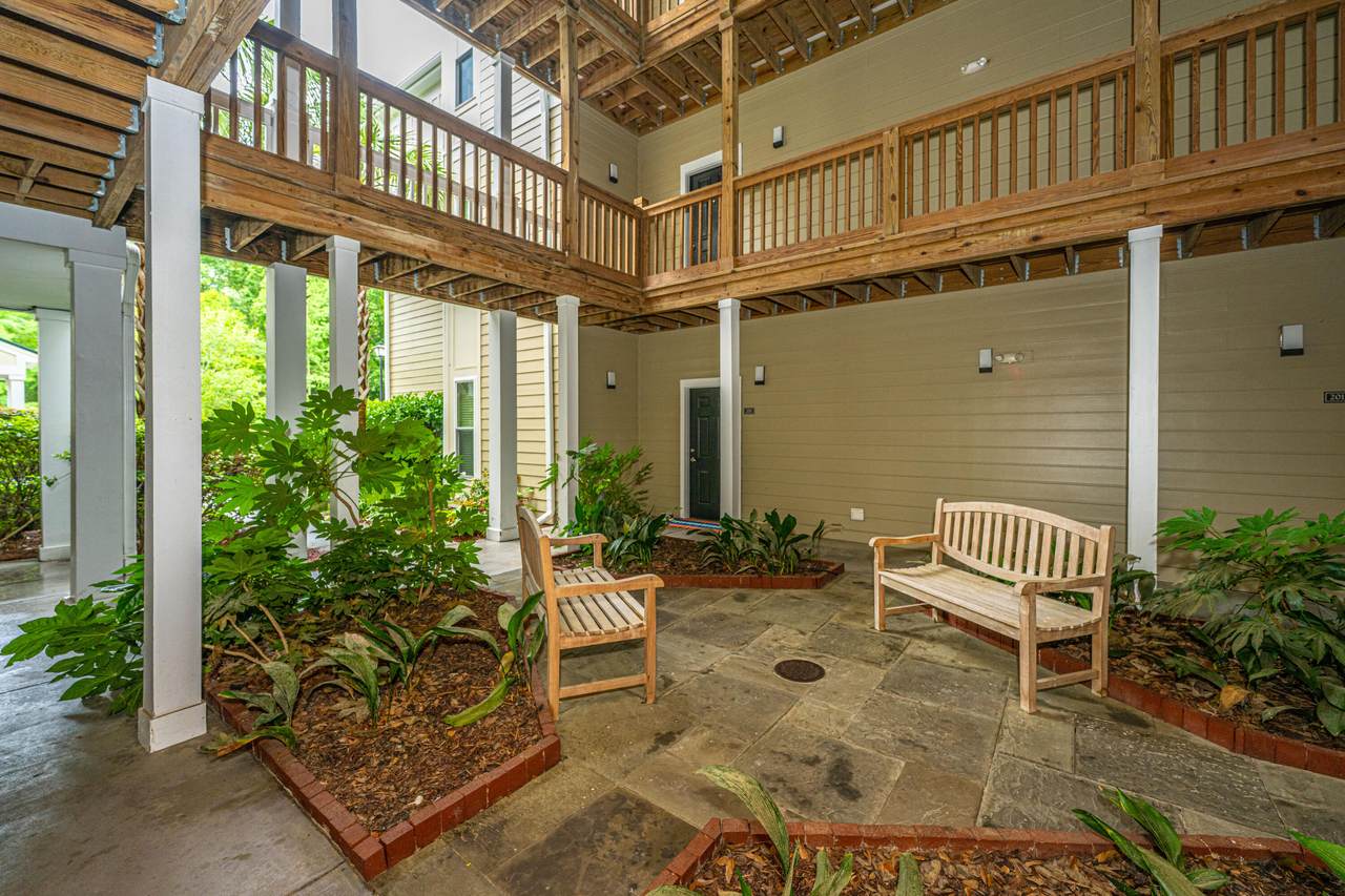https://bt-photos.global.ssl.fastly.net/charleston/1280_boomver_1_26006387-2.jpg