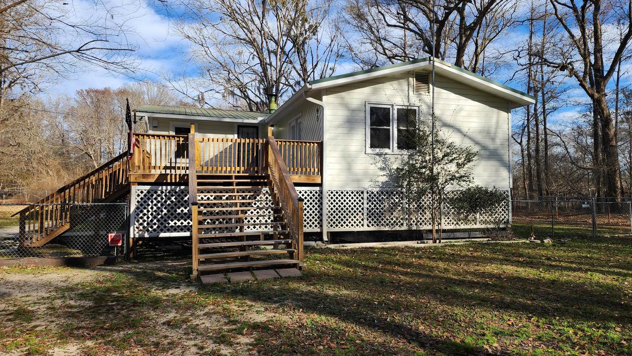 93 Deepwater Avenue - Photo 1