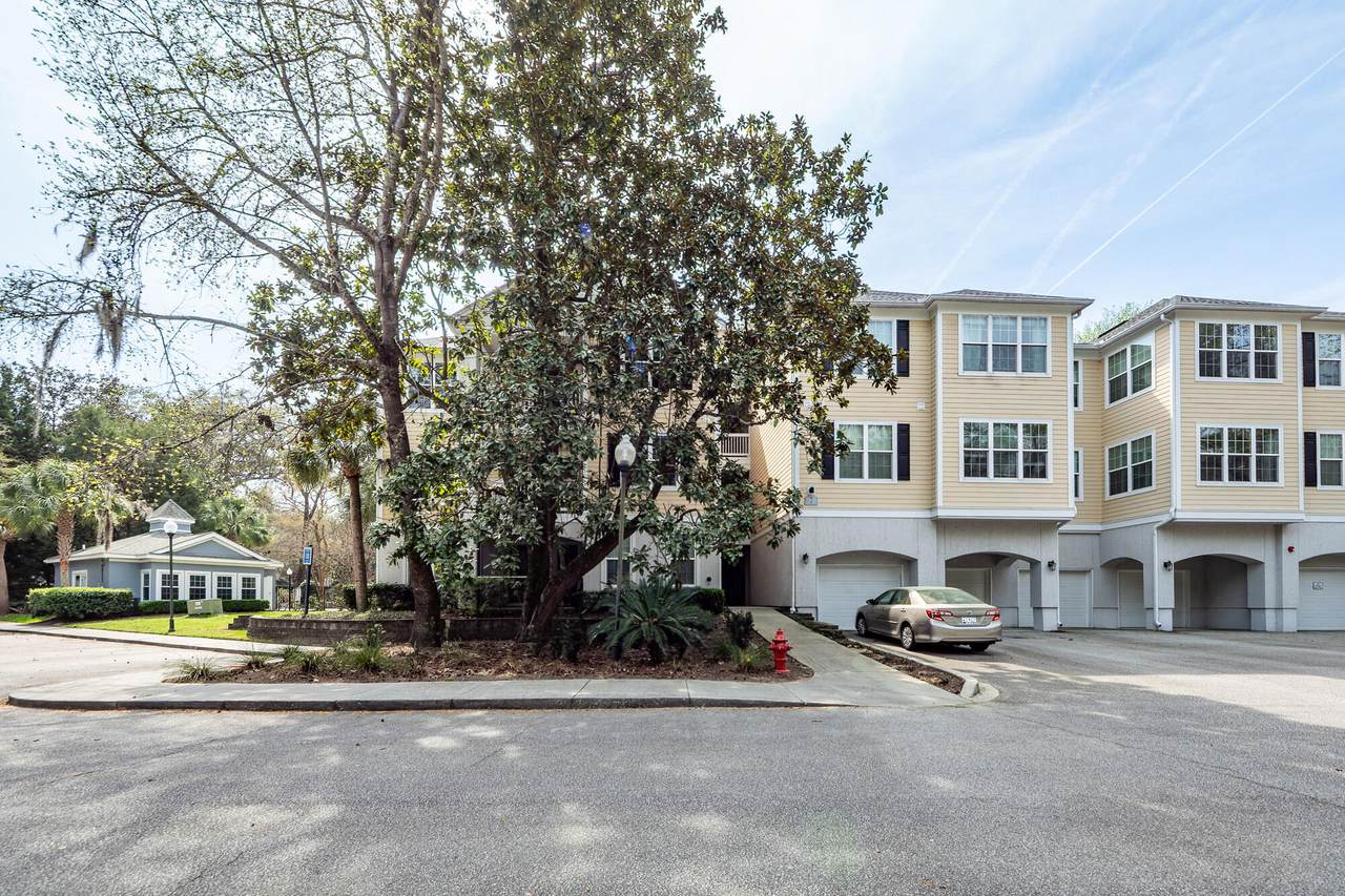 60 Fenwick Hall Allee Alley - Photo 1