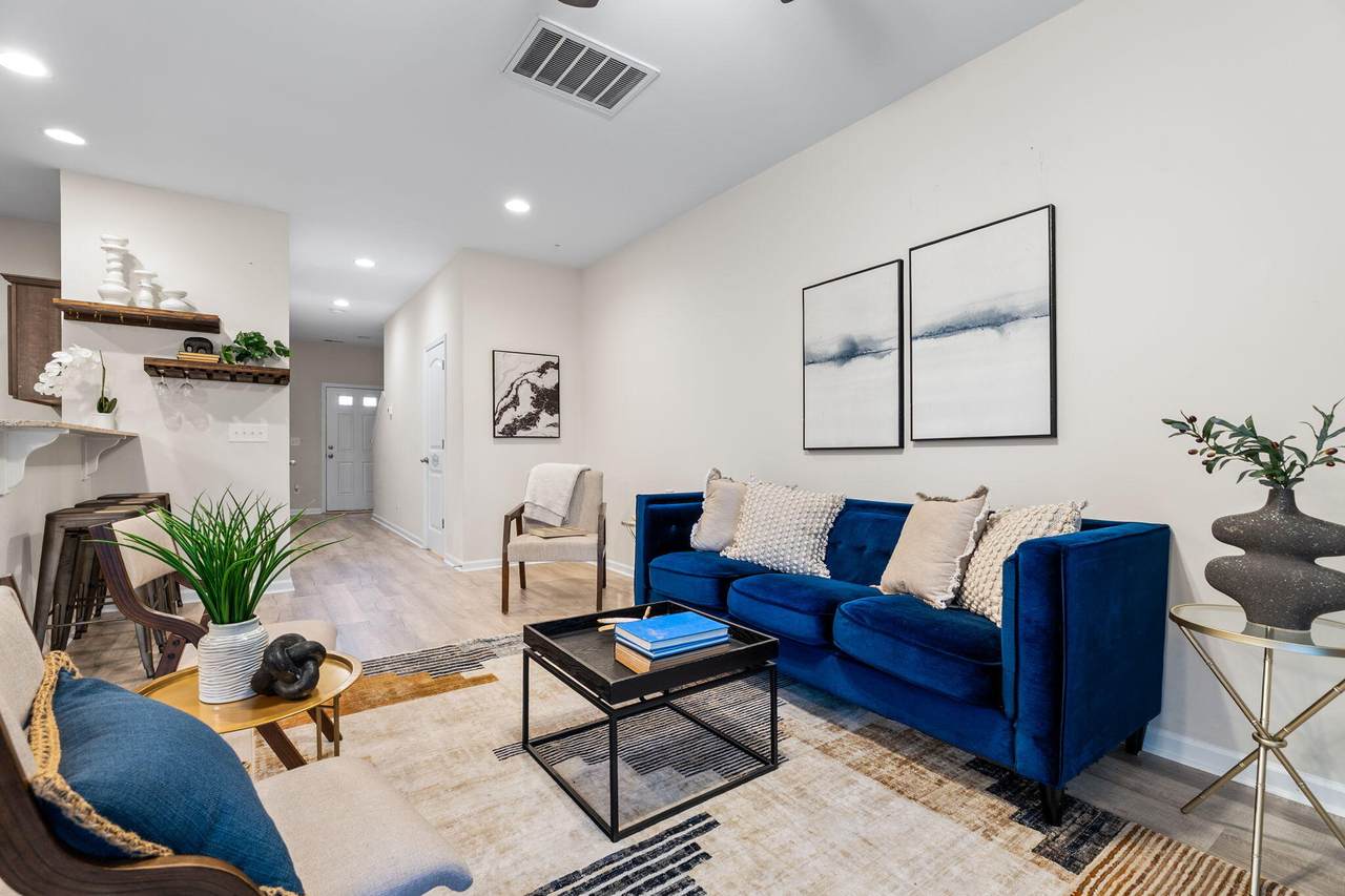 238 Buchanan Circle - Photo 1