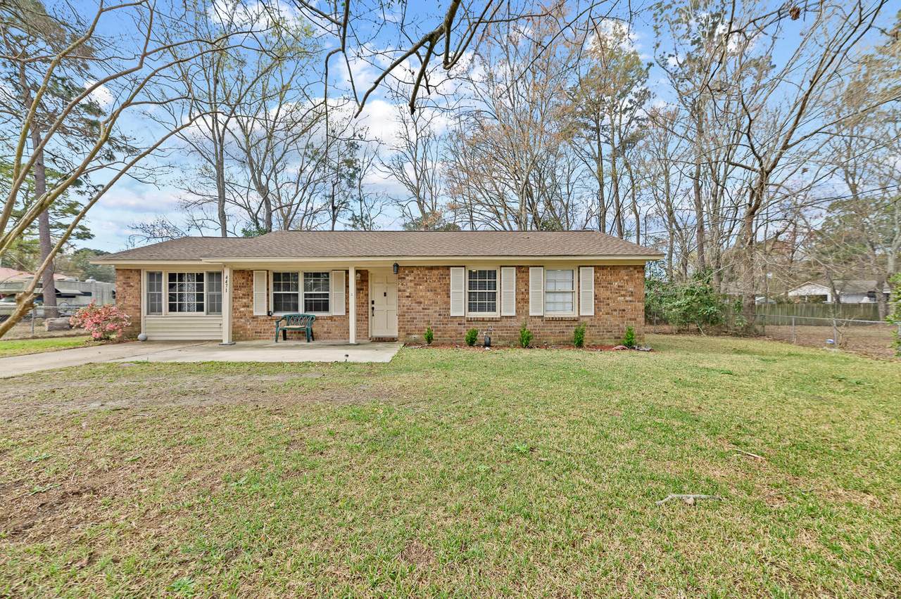 4471 Farmwood Court - Photo 1