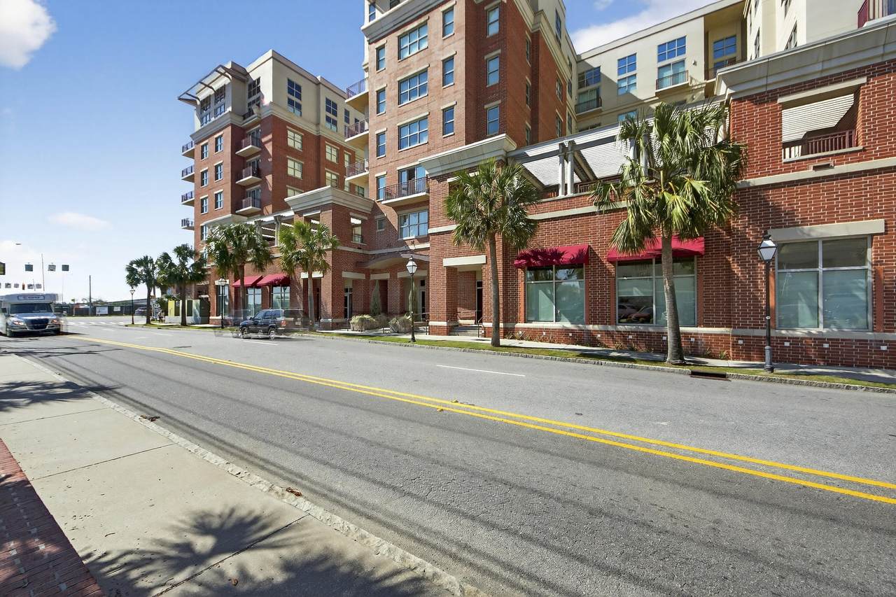 150 Bee Street - Photo 1