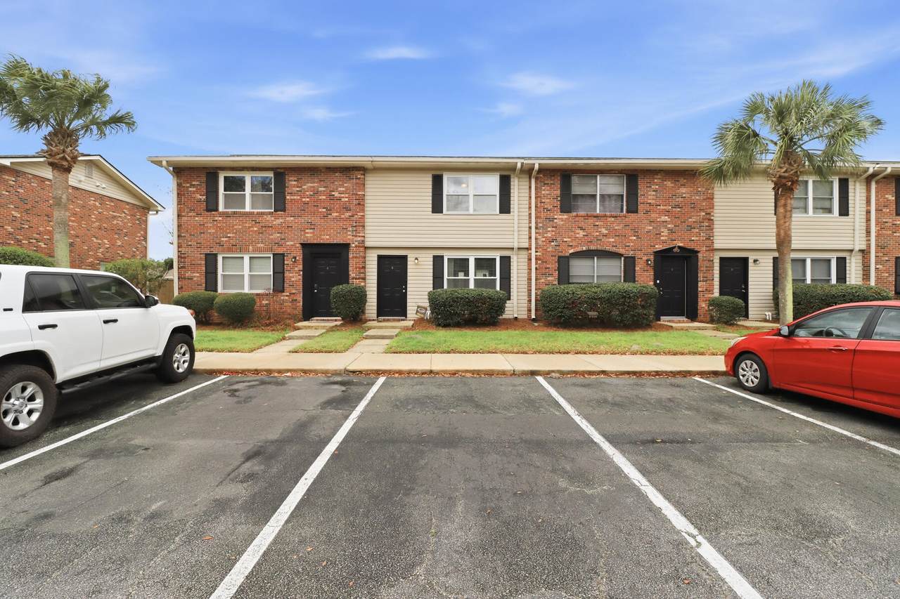 415 Parkdale Drive - Photo 1