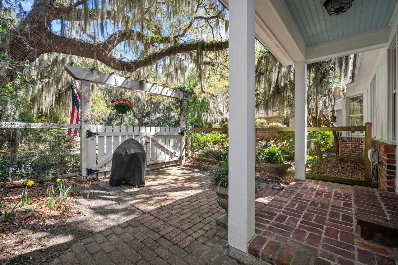 https://bt-photos.global.ssl.fastly.net/charleston/1280_boomver_1_26008235-2.jpg