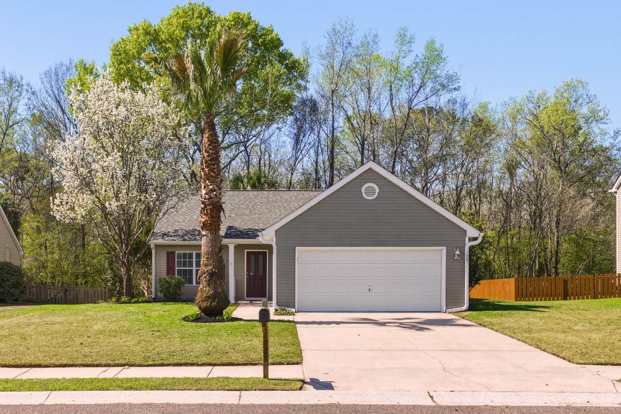 123 Broken Branch Drive - Photo 1