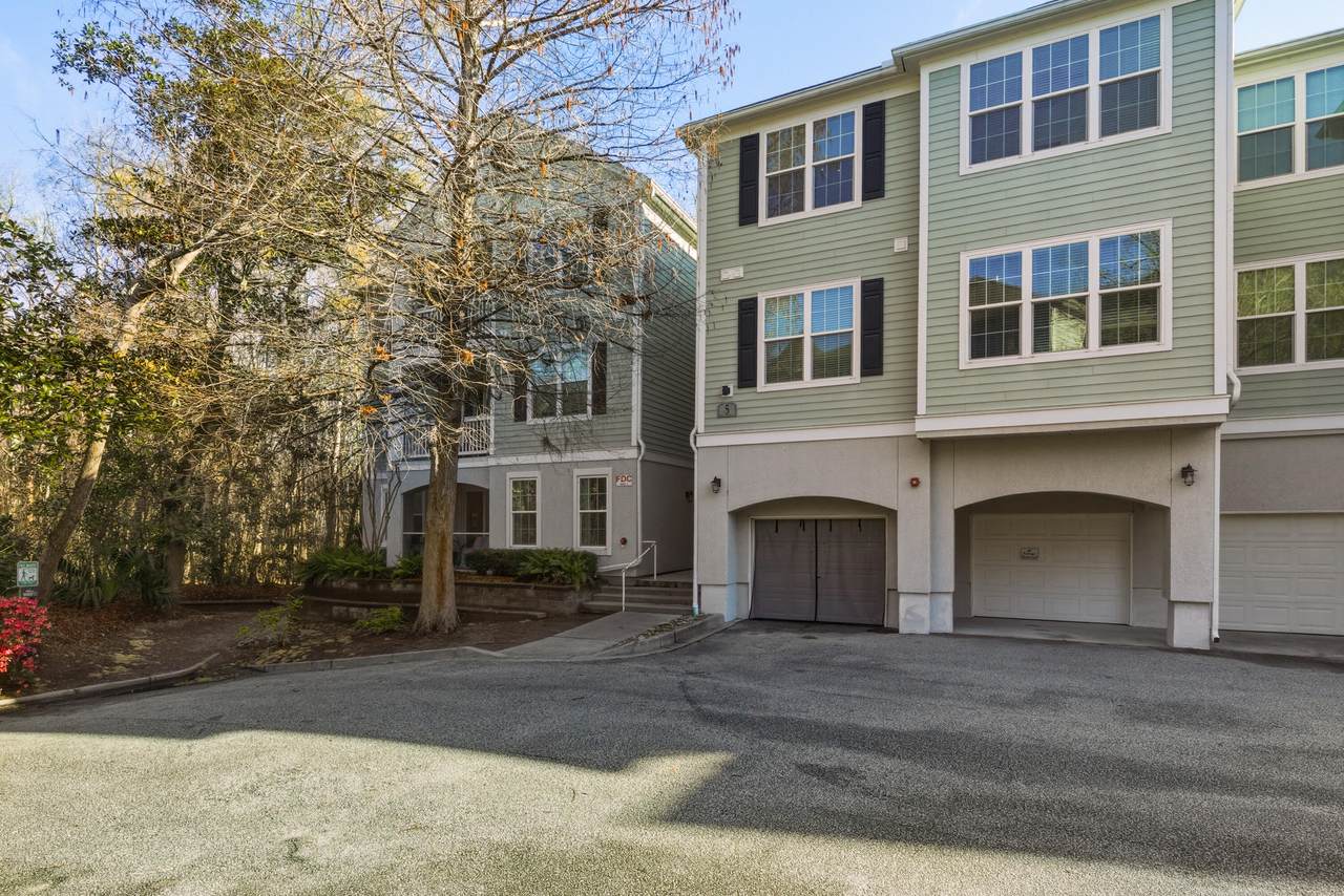 60 Fenwick Hall Allee Alley - Photo 1
