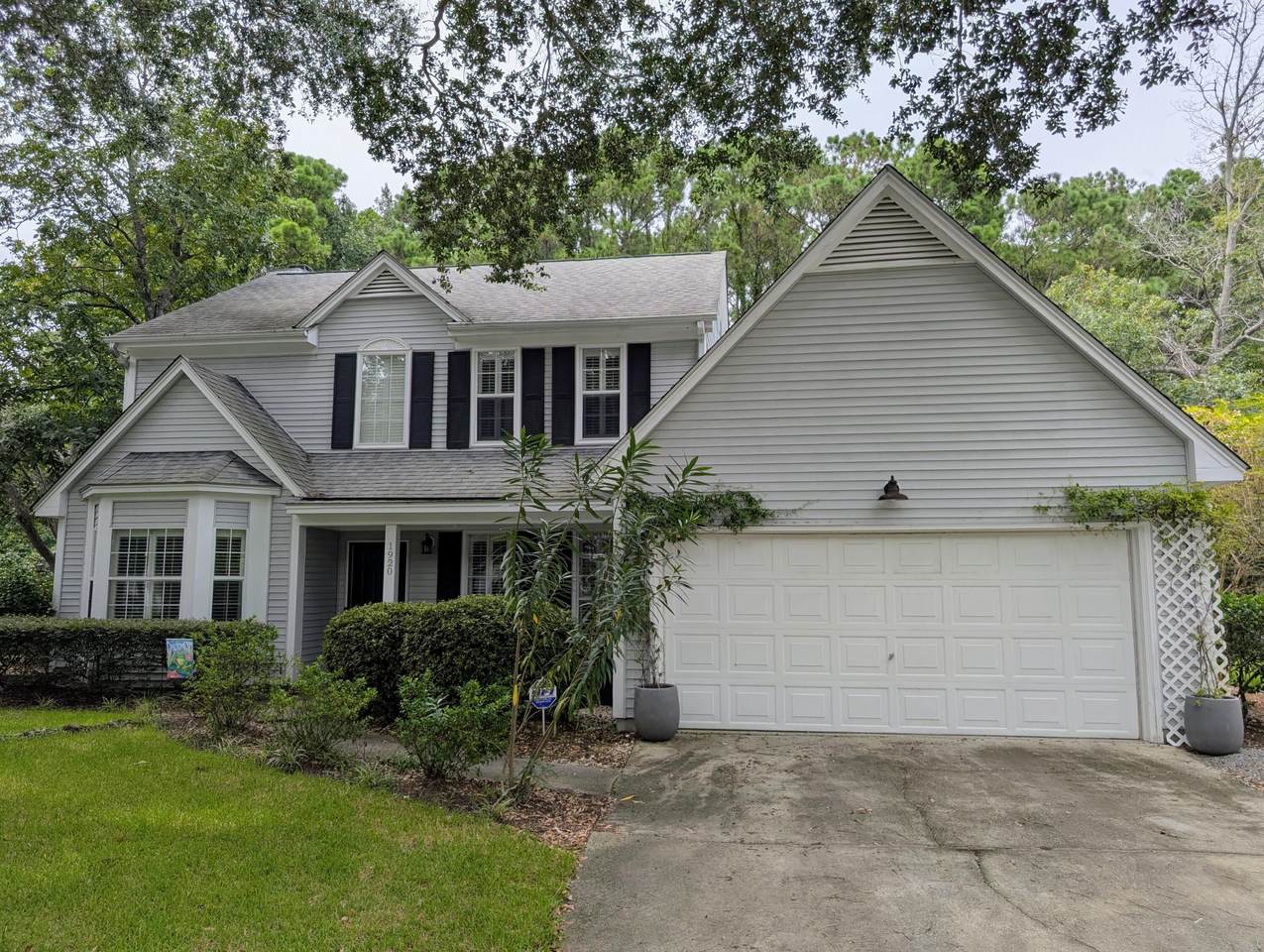 1920 Oak Tree Lane - Photo 1