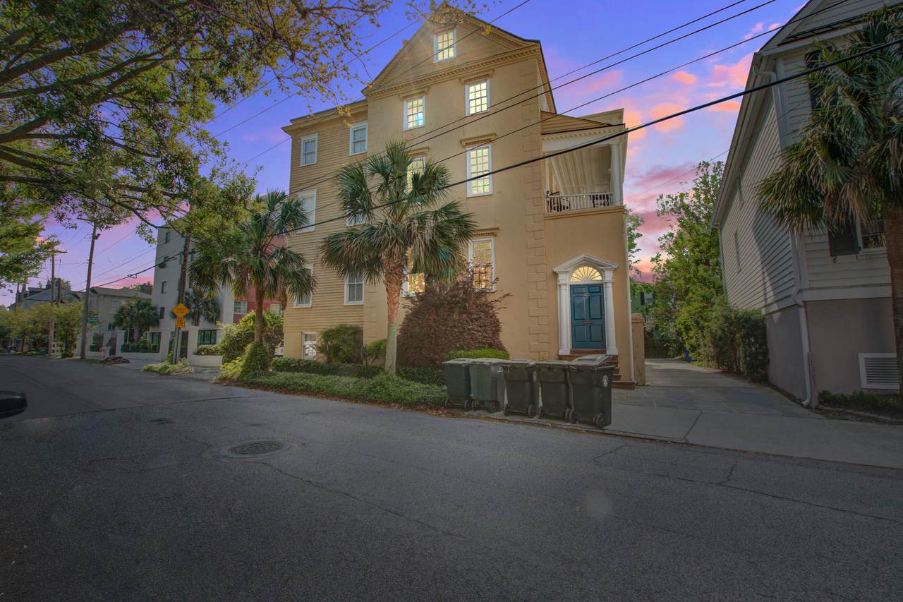 https://bt-photos.global.ssl.fastly.net/charleston/1280_boomver_1_26009189-2.jpg