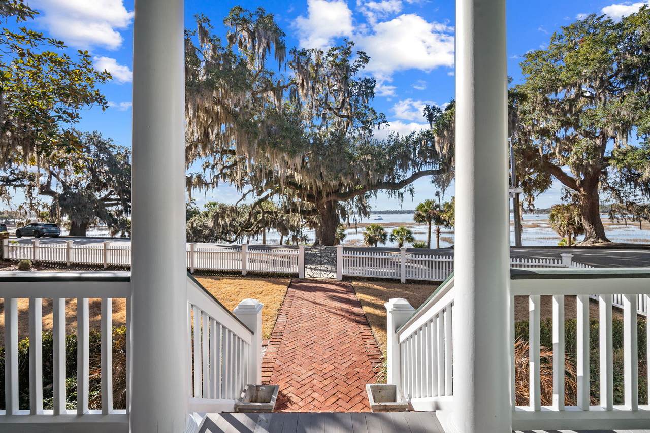 https://bt-photos.global.ssl.fastly.net/charleston/1280_boomver_1_26009675-2.jpg