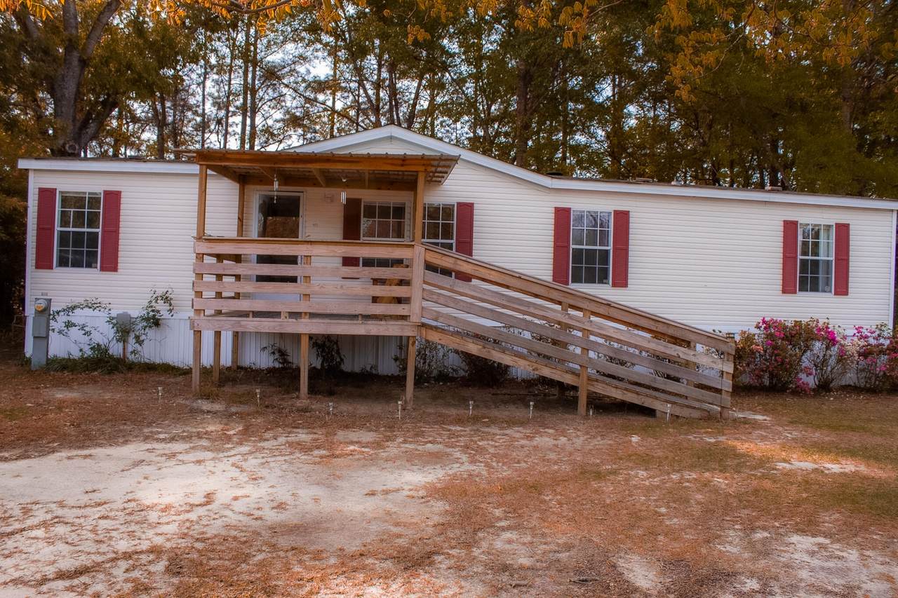 405 Treeline Drive - Photo 1