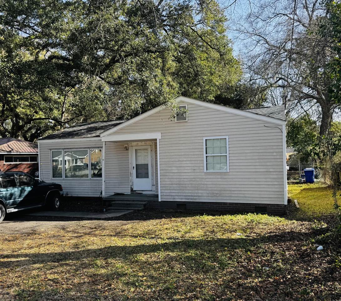 1255 Remount Road - Photo 1