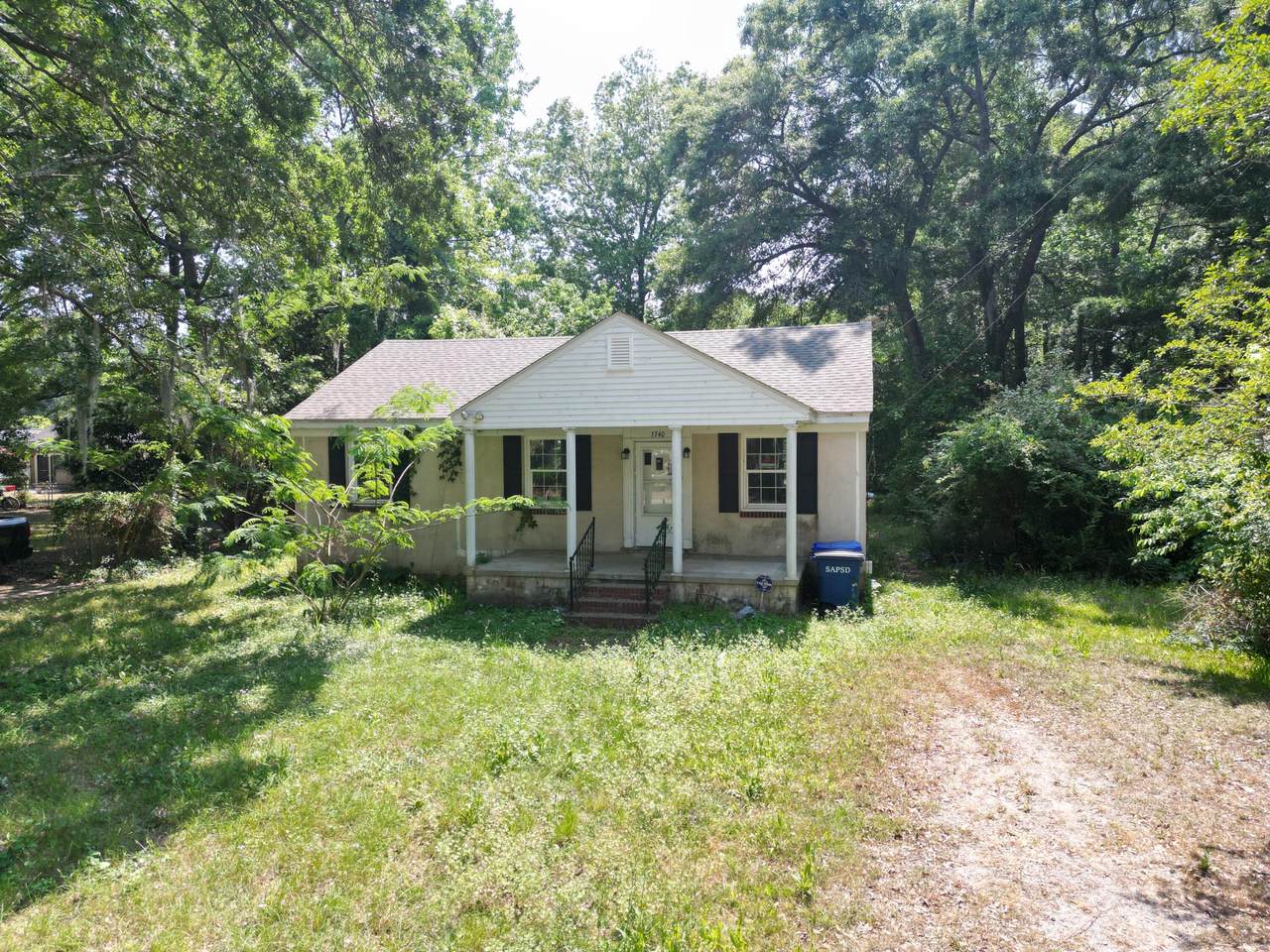 1740 Dogwood Road - Photo 1