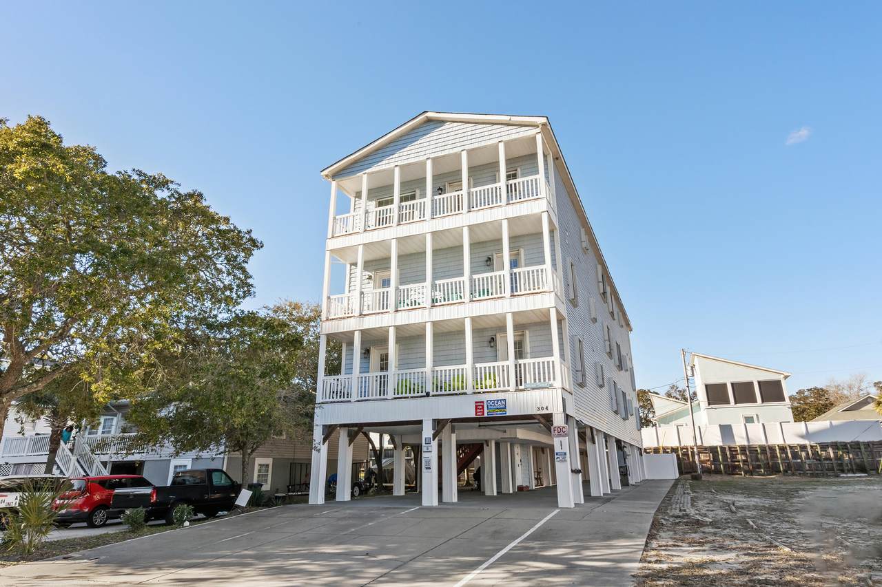 304 Hillside Drive - Photo 1