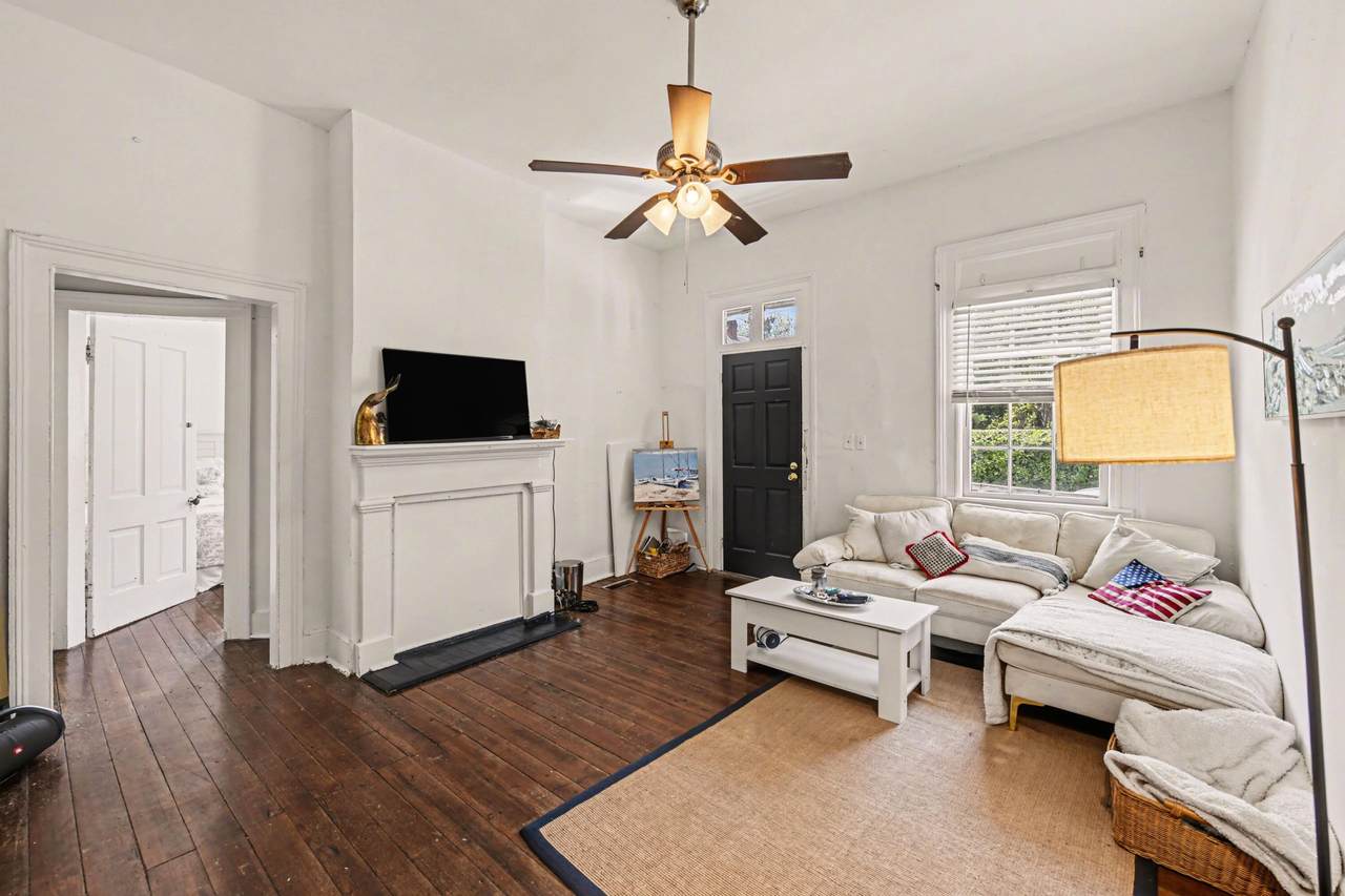 https://bt-photos.global.ssl.fastly.net/charleston/1280_boomver_1_26011697-2.jpg