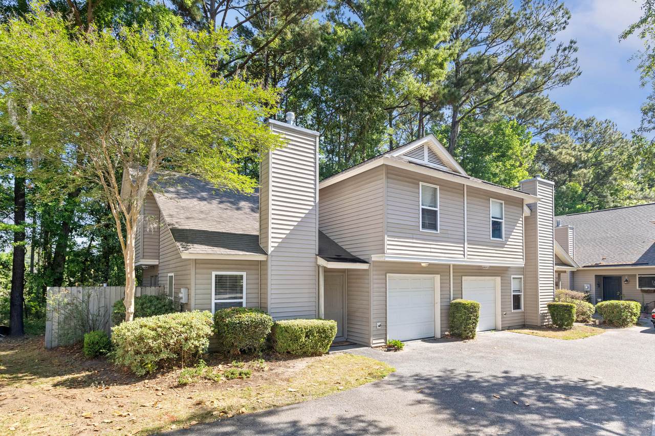 940 Estates Boulevard - Photo 1