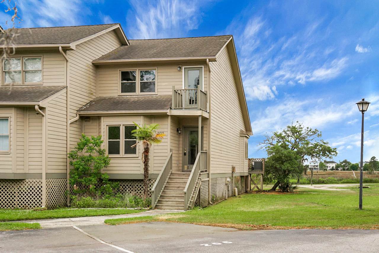 205 River Breeze Drive - Photo 1