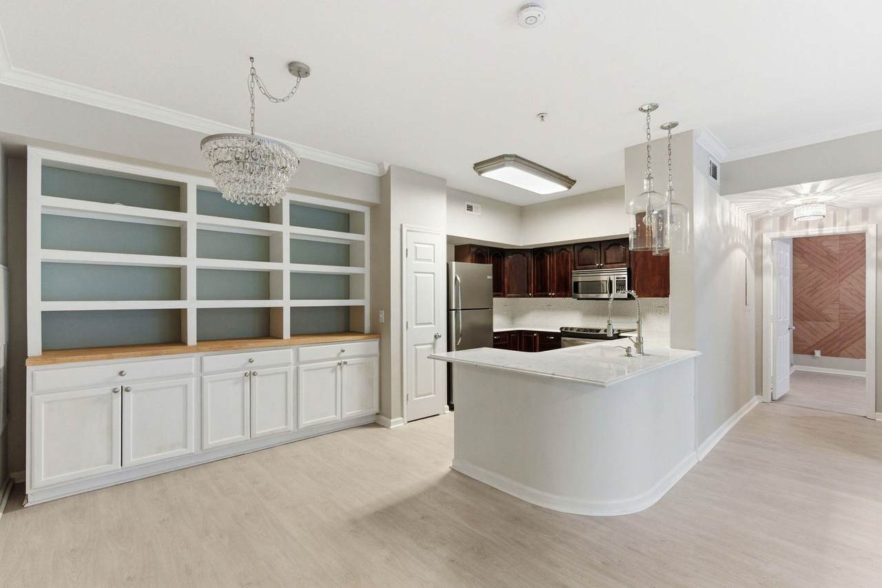 700 Daniel Ellis Drive - Photo 1