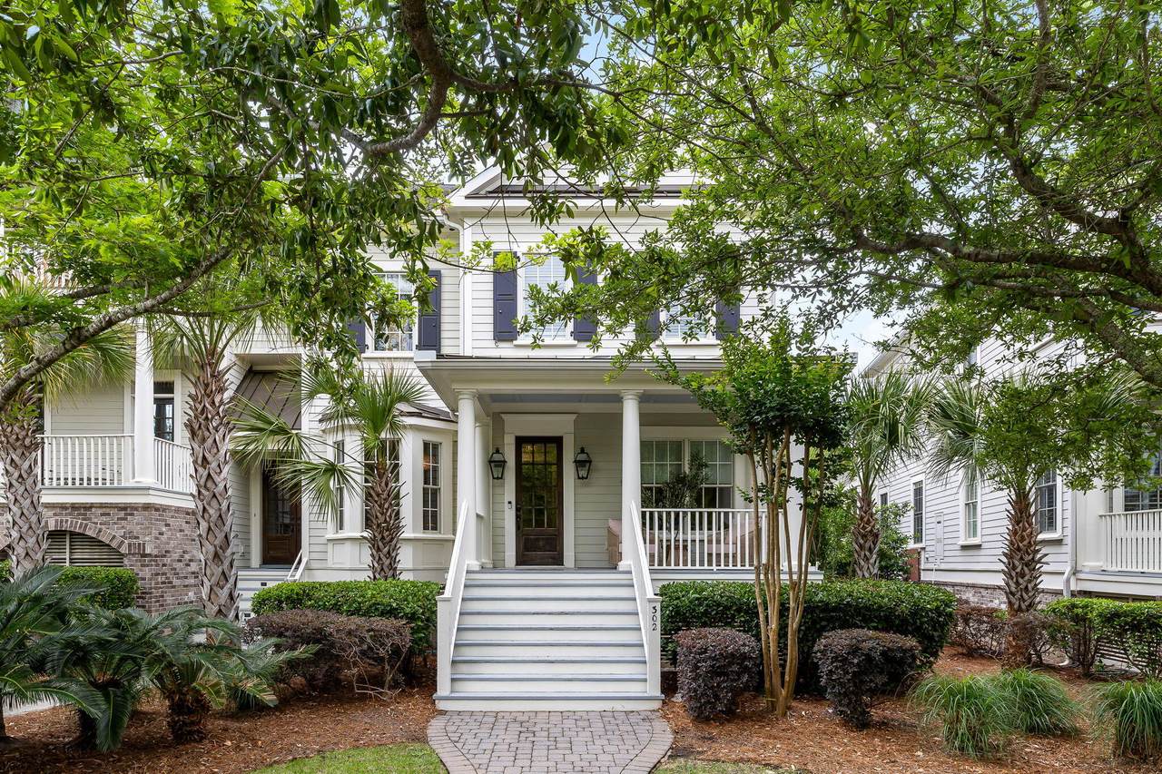 302 Island Park Drive - Photo 1