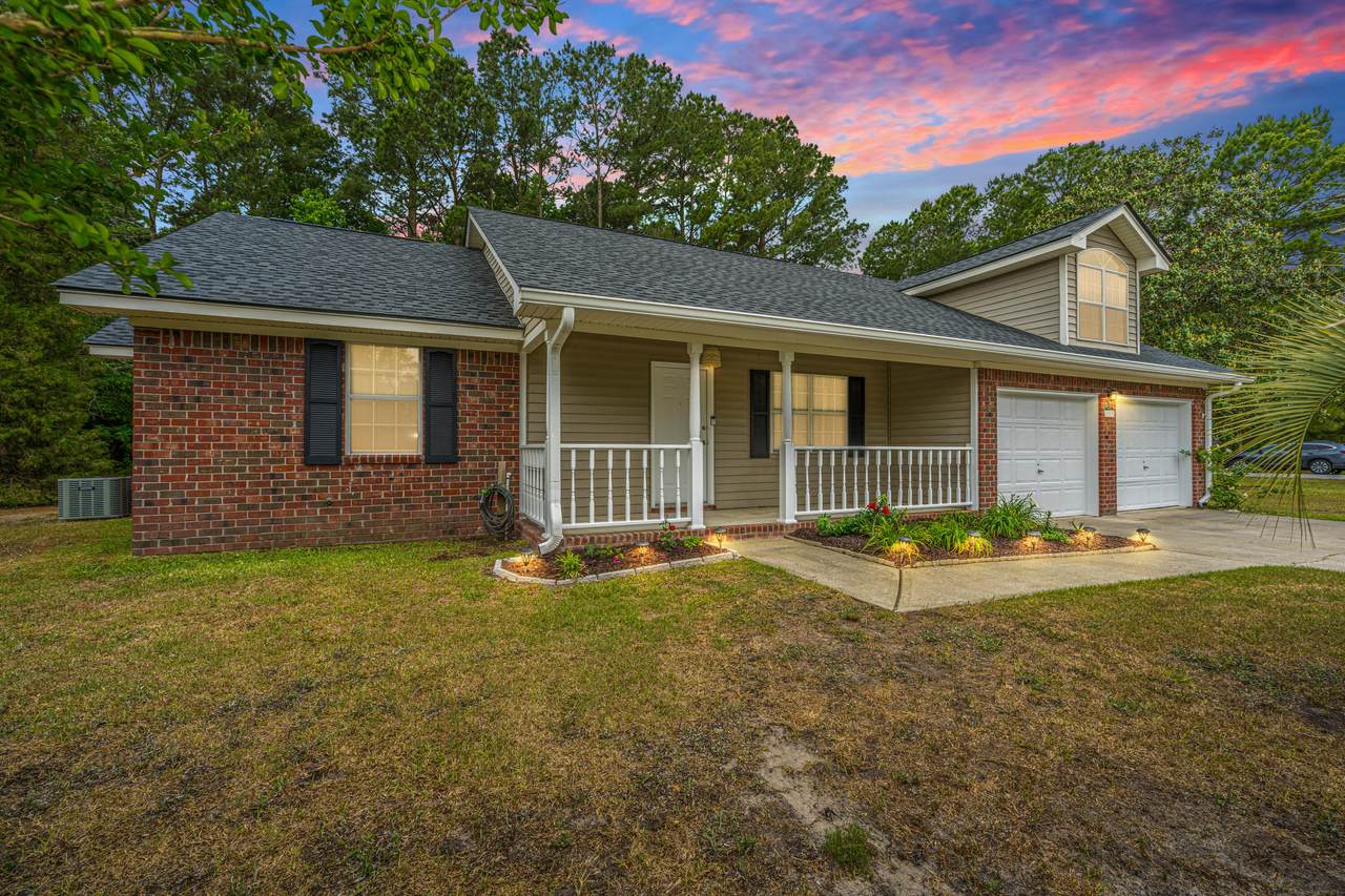3337 Pinewood Drive - Photo 1