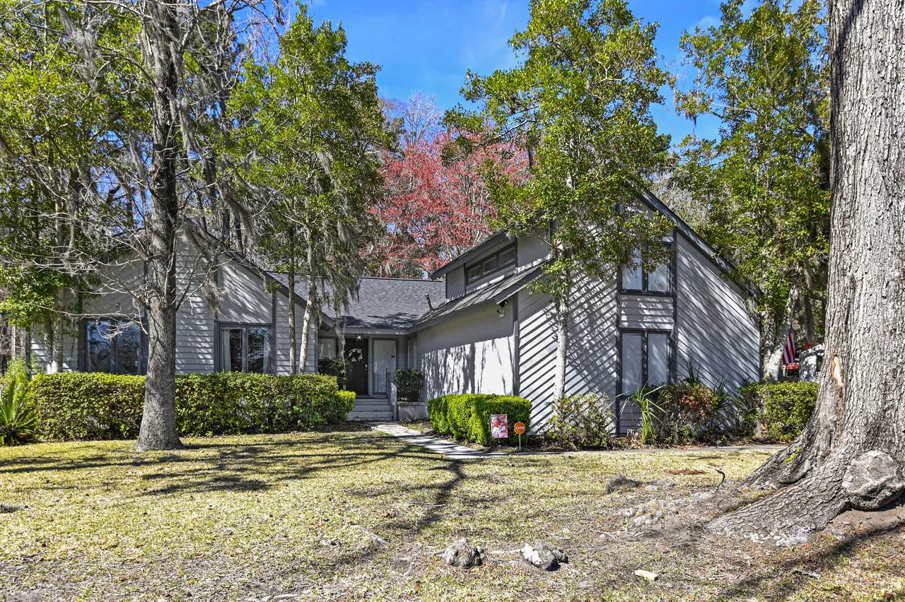 18 Shadowmoss Parkway - Photo 1