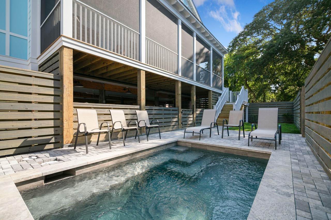 108 Hudson Avenue - Photo 1