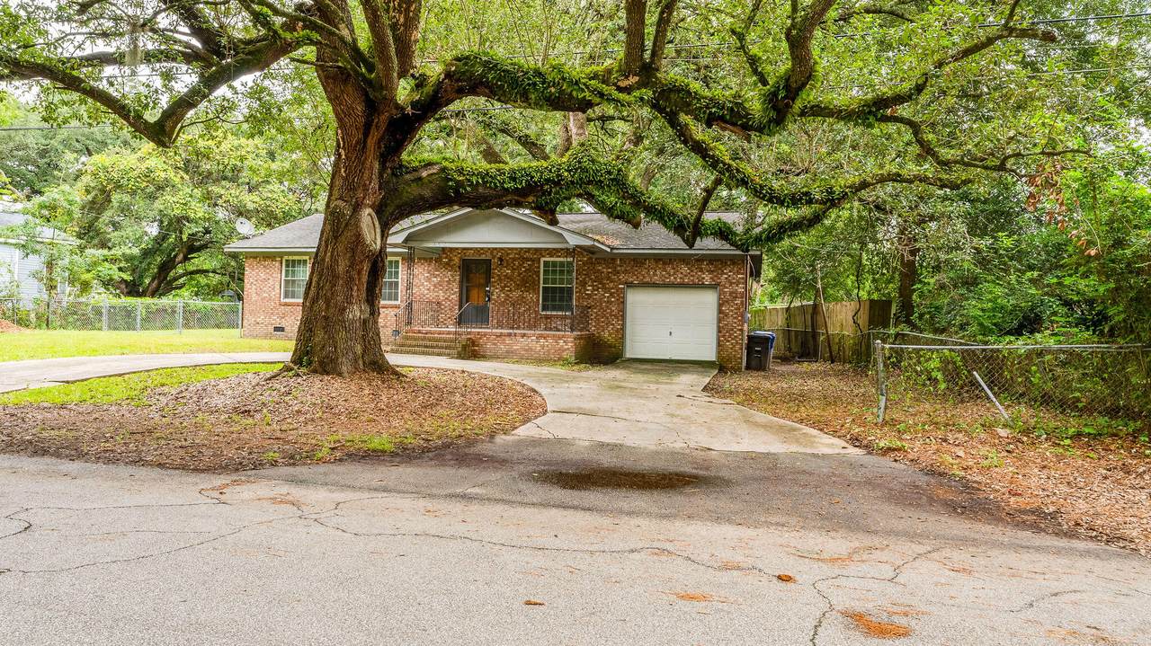 692 York Street - Photo 1