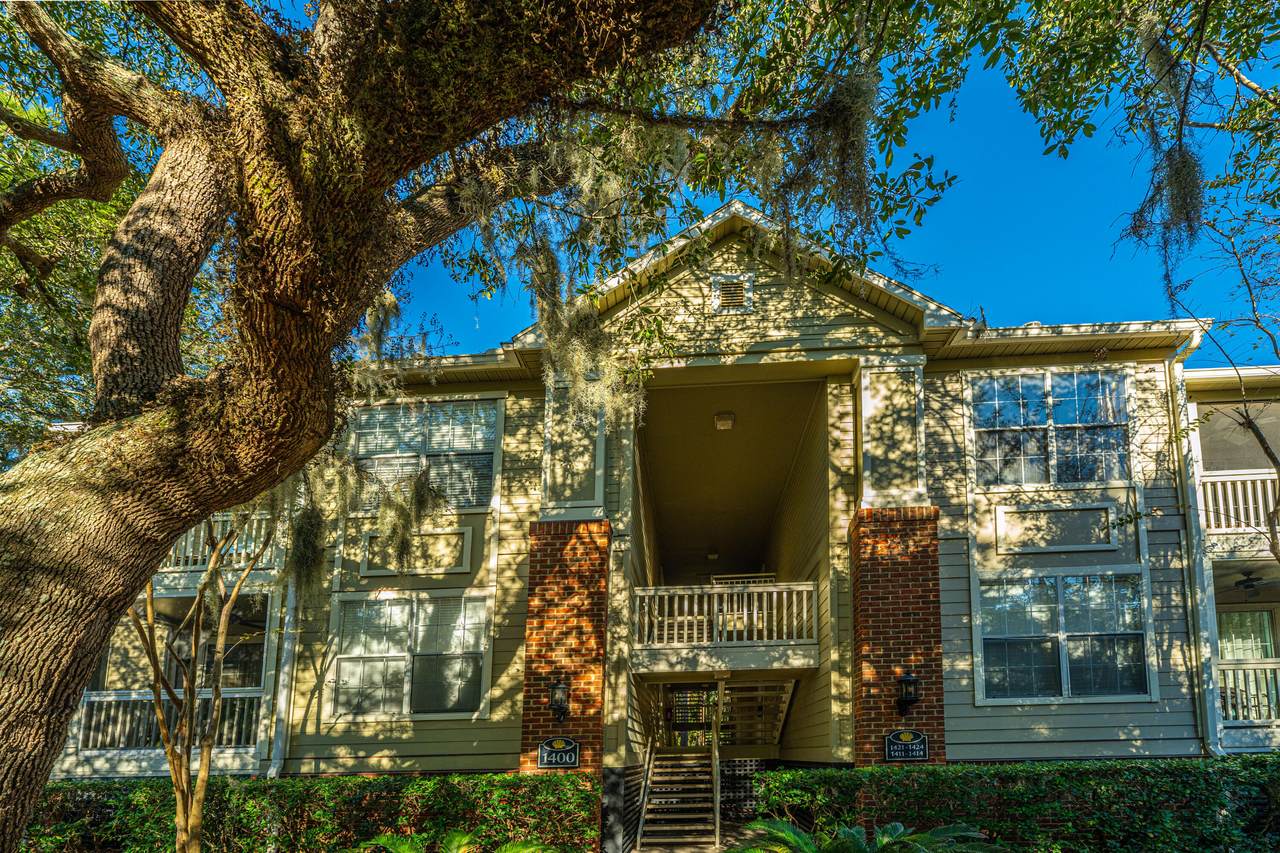 1600 Long Grove Drive - Photo 1