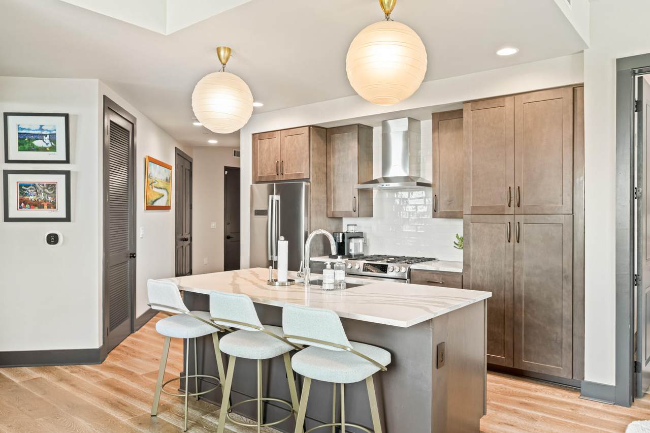5 Gadsdenboro Street - Photo 1