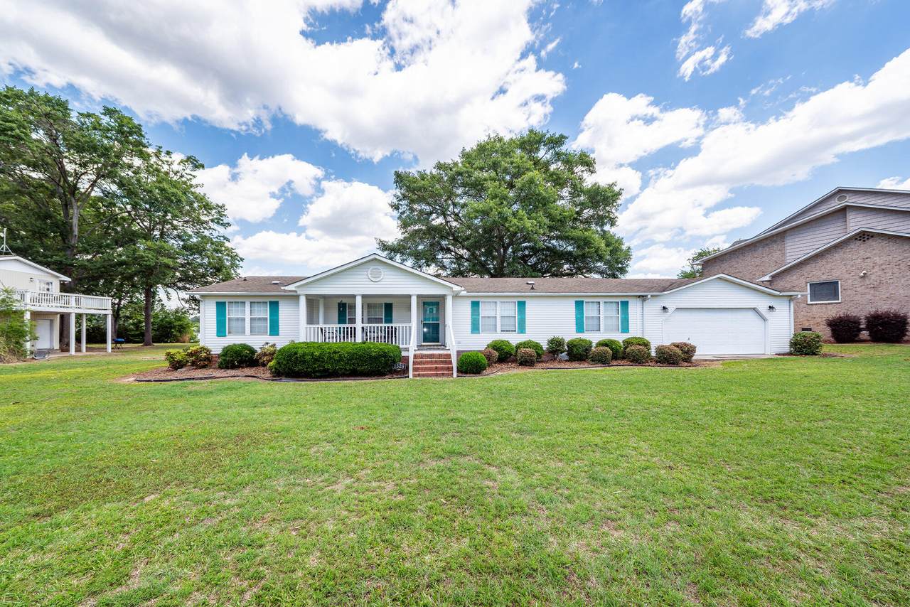 1529 Waters Edge Drive - Photo 1