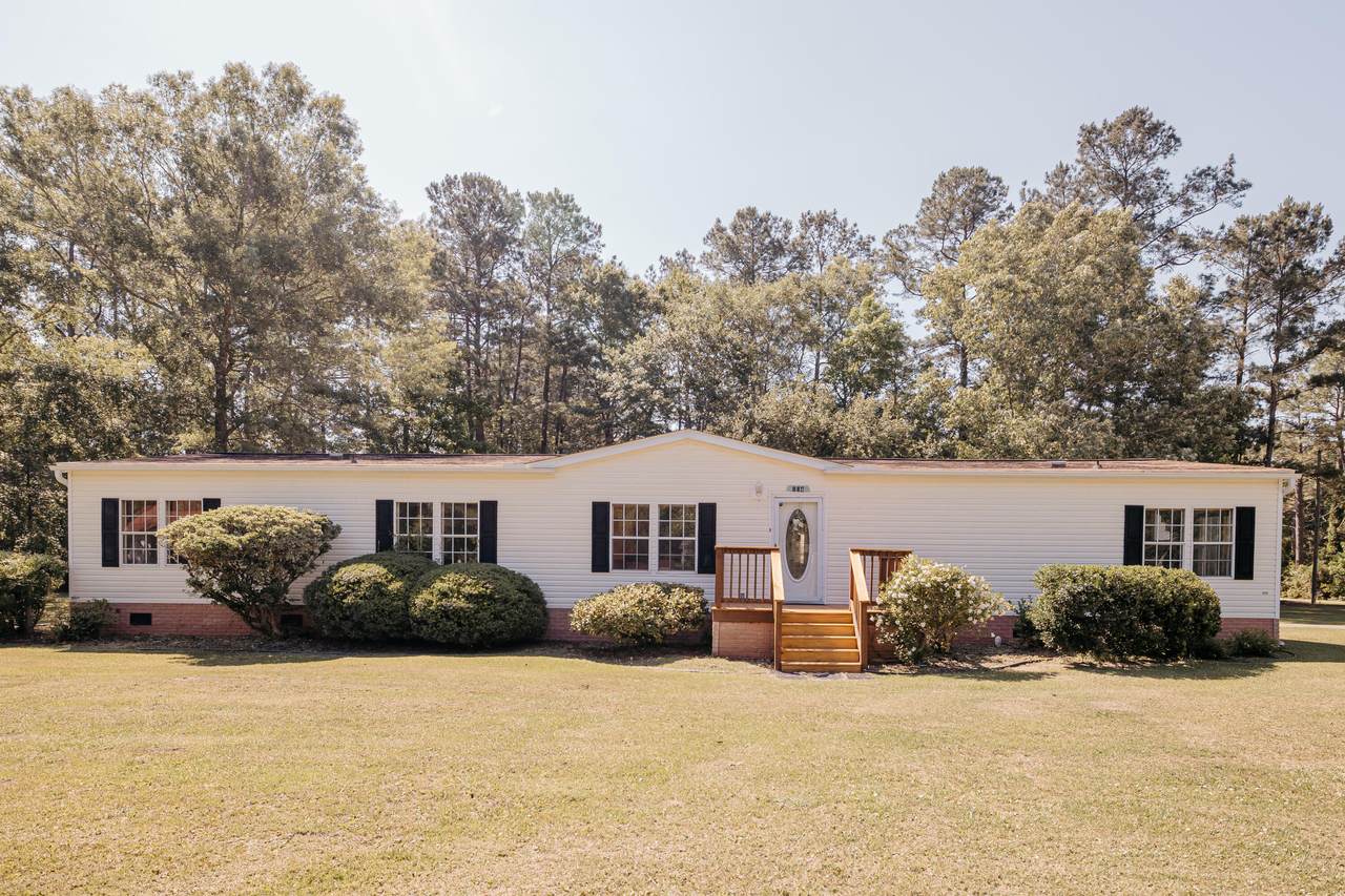 104 Prince Edward Drive - Photo 1