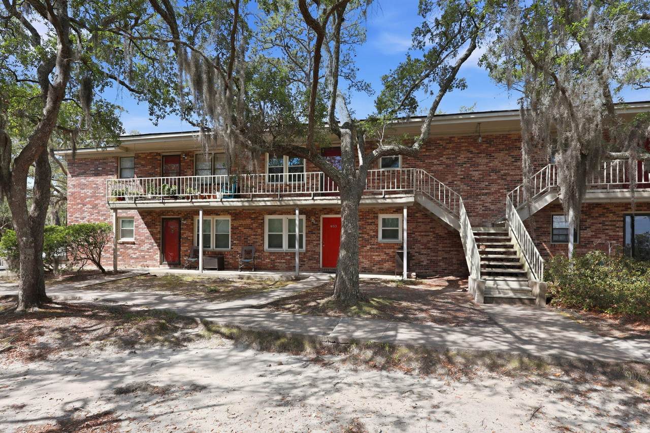 404 Saint Charles Court - Photo 1