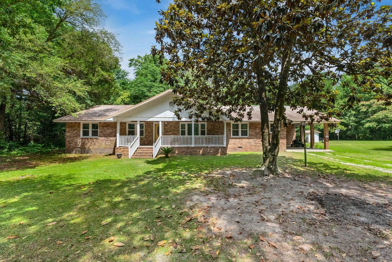 1147 Walter Road - Photo 1