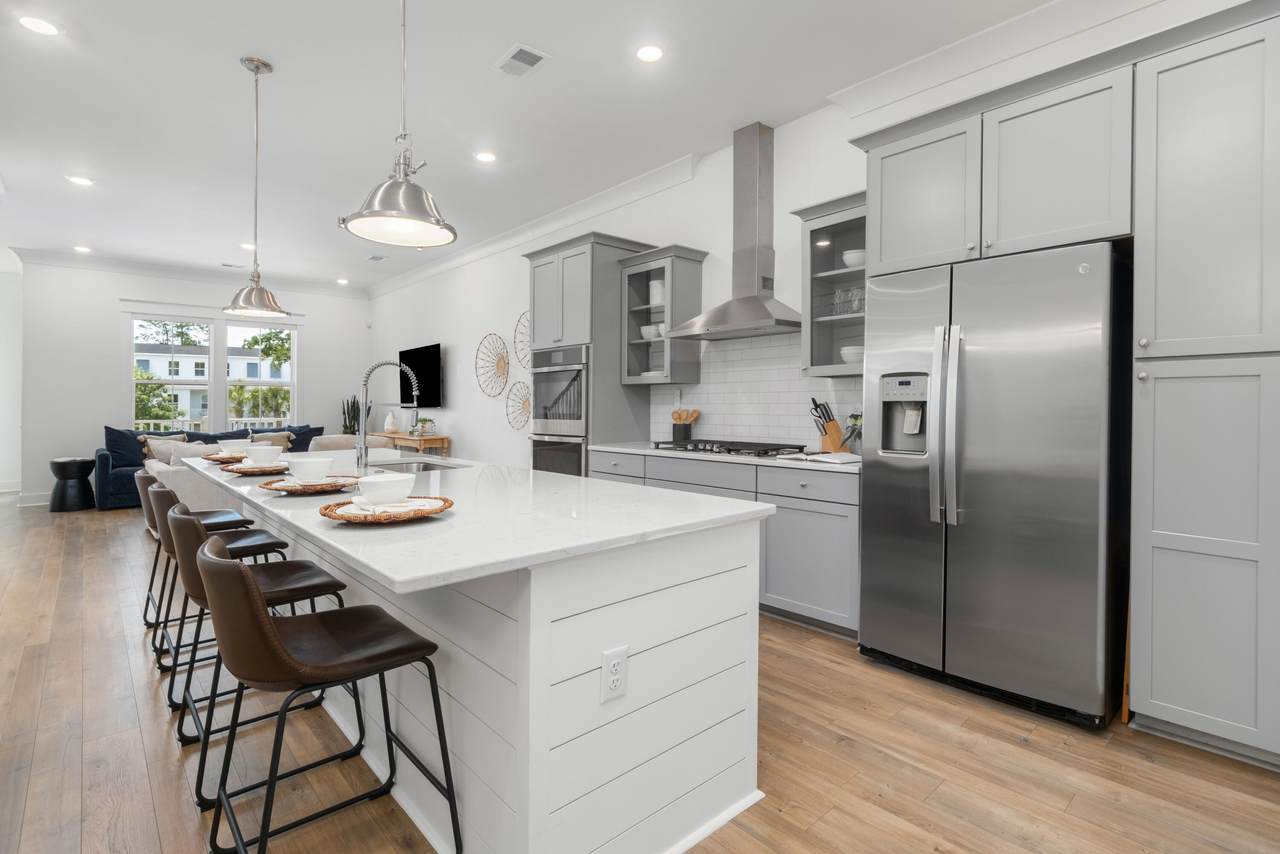 803 Kings Oak Court - Photo 1