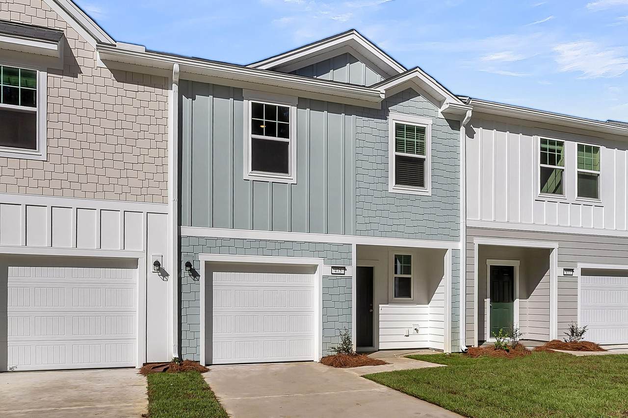 458 Colchester Court - Photo 1