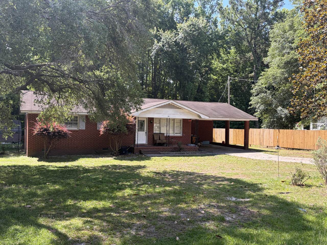 1120 Graham Street - Photo 1