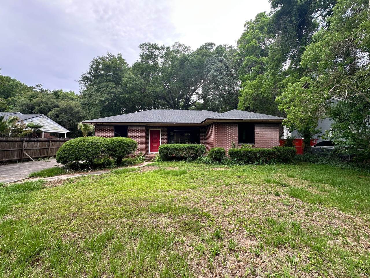 321 Howle Avenue - Photo 1