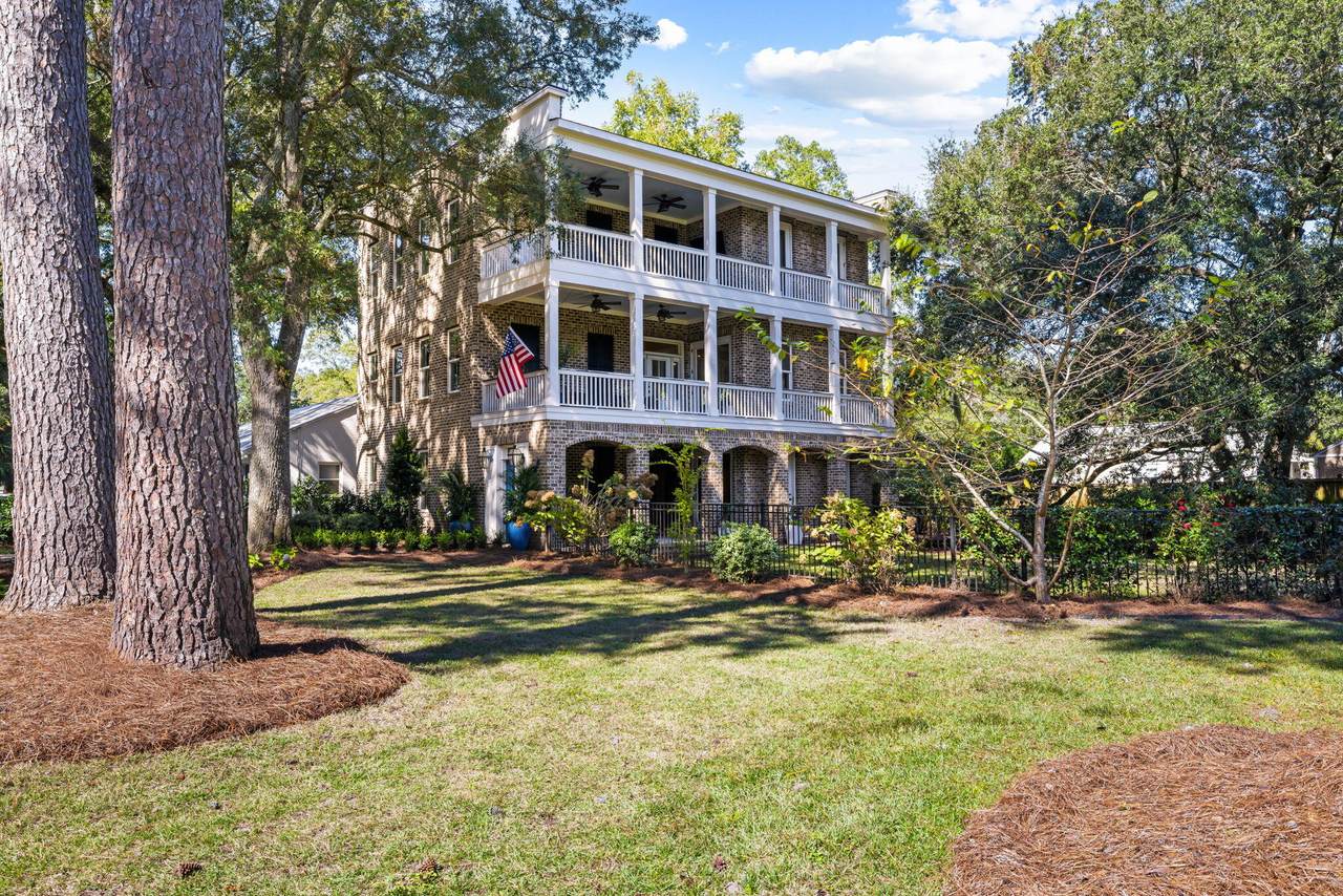 2112 Parkway Drive - Photo 1