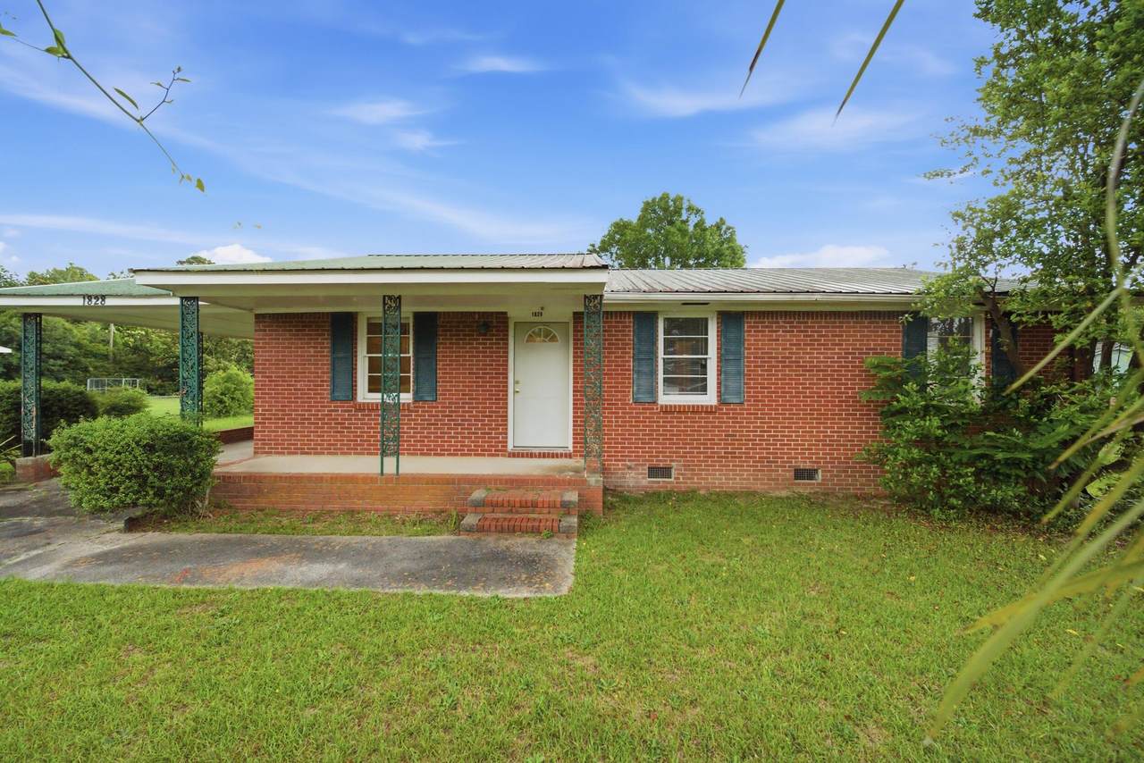 1828 Dellwood Drive - Photo 1