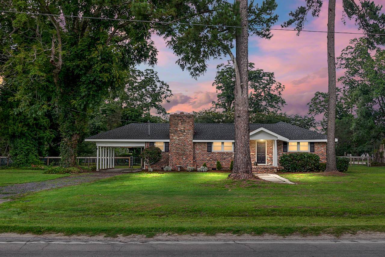 952 Main Street - Photo 1