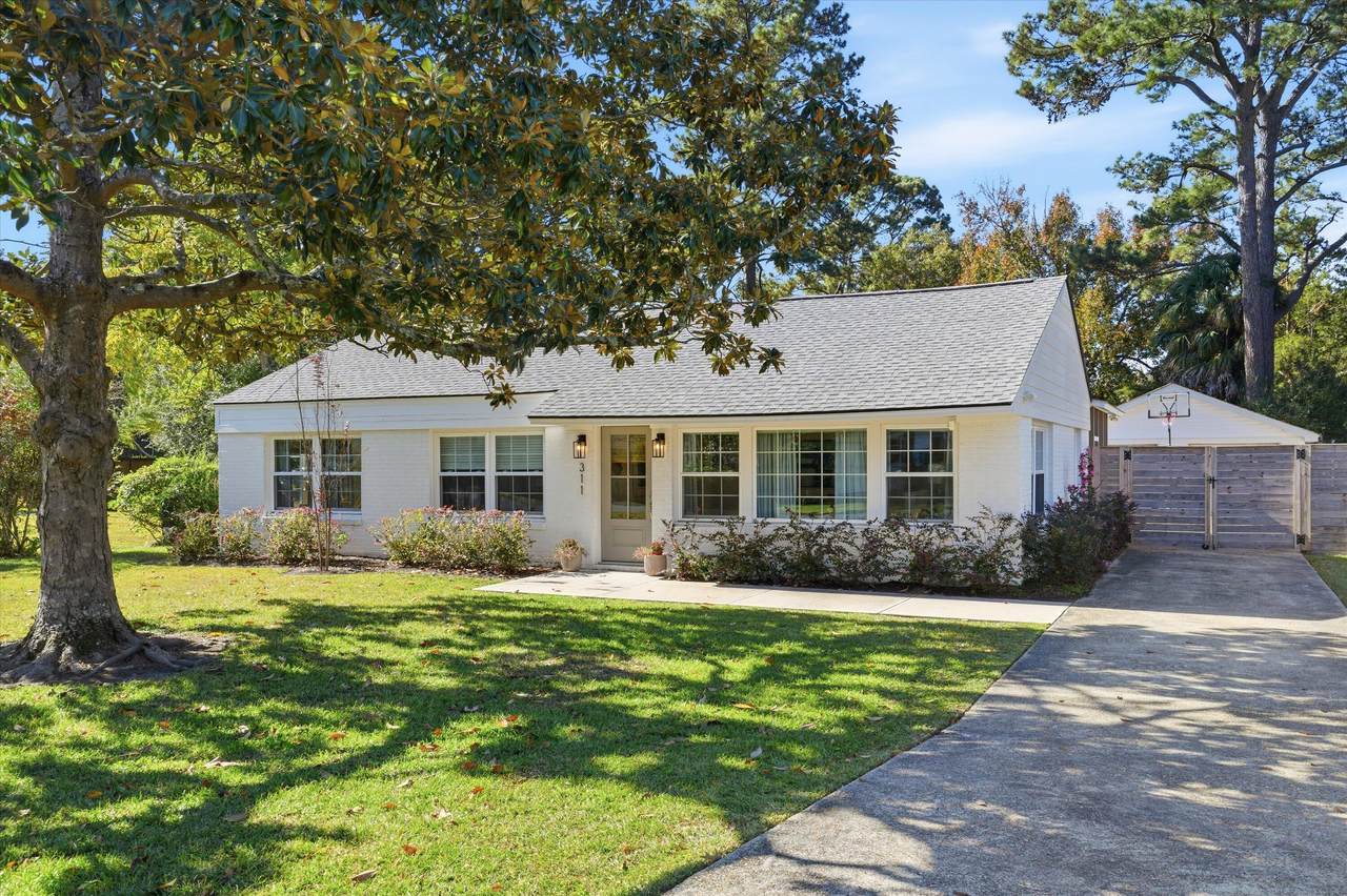 311 Lamont Road - Photo 1